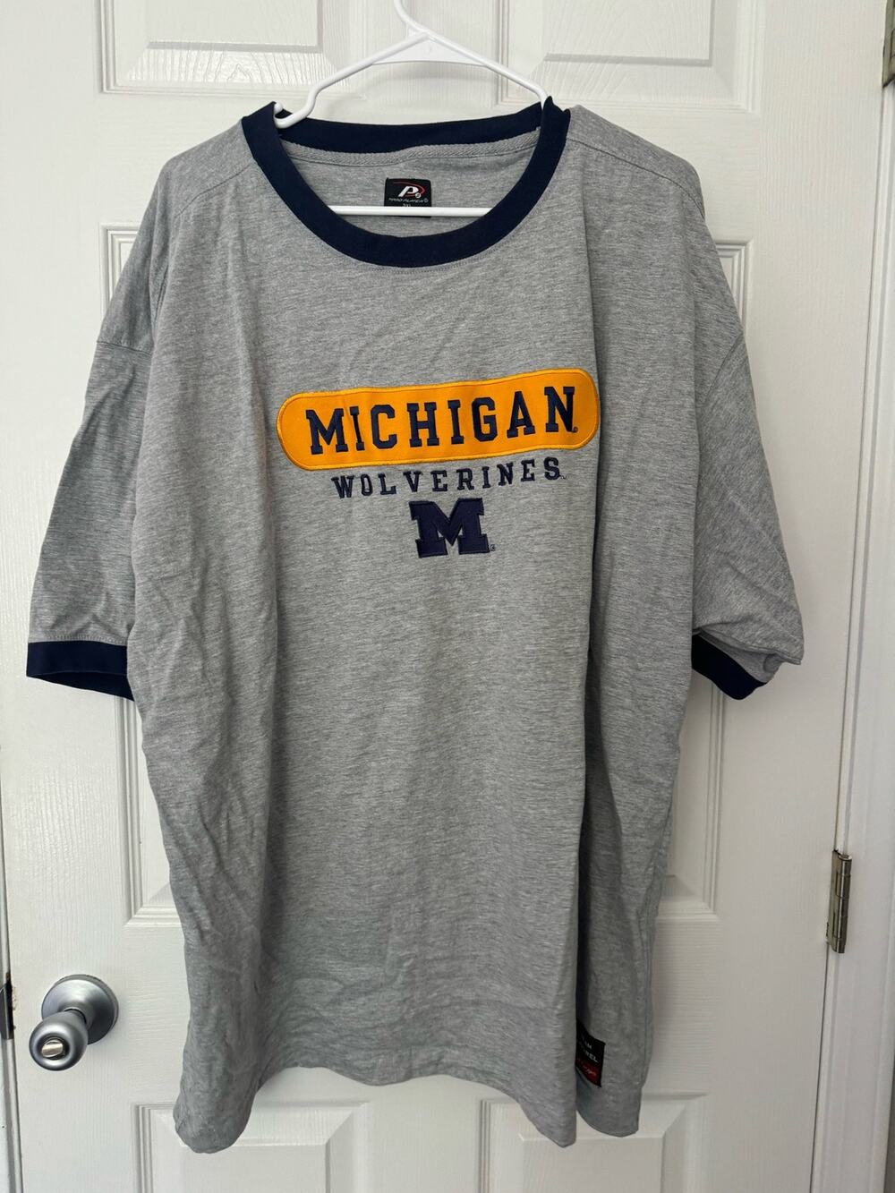 Pro Player University of Michigan Wolverines Embroidered T-Shirt Sz: 2XL